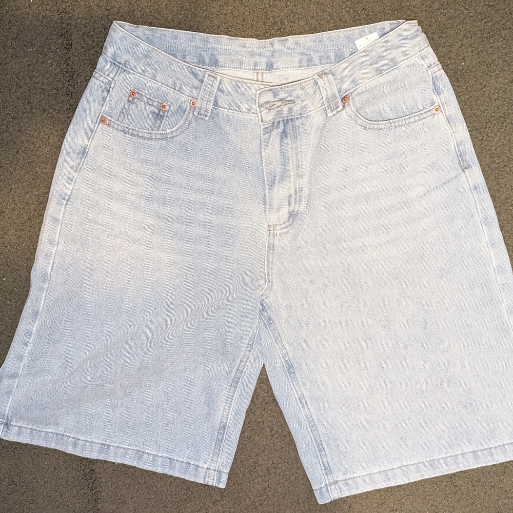 Women's Light Blue wash Bermuda shorts